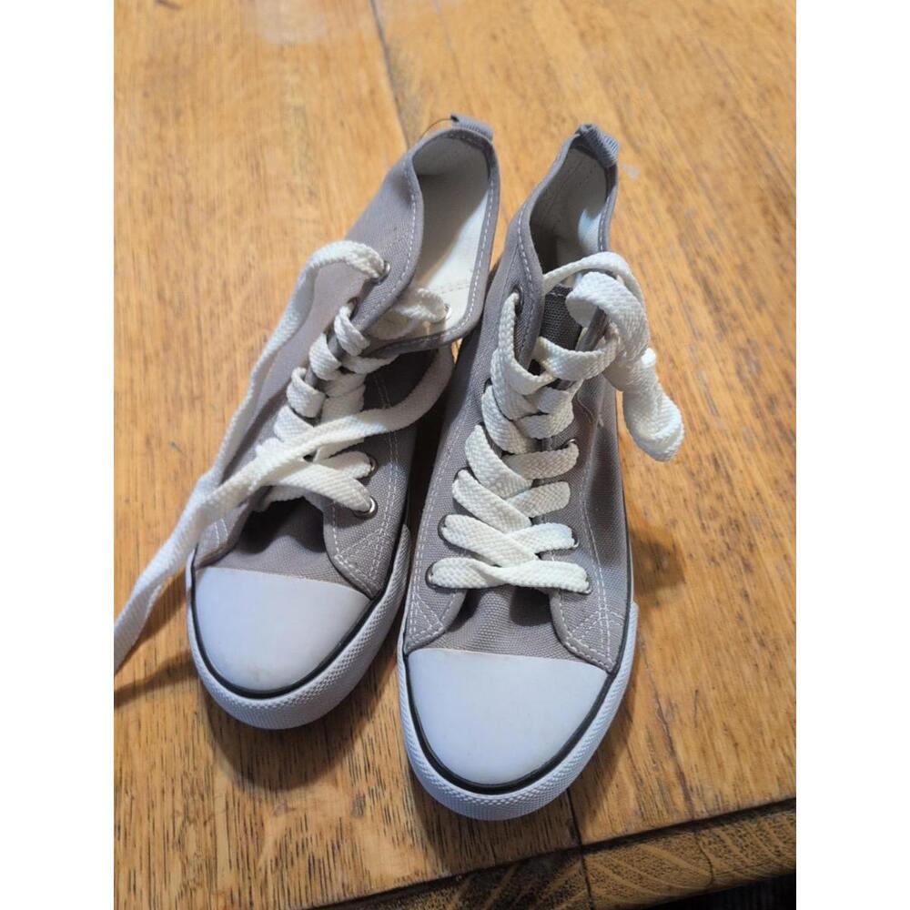 H&M high Top Grey And White Women's Shoes Size 3
